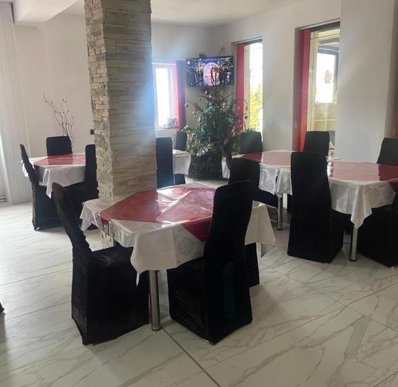 Pensiunea White House