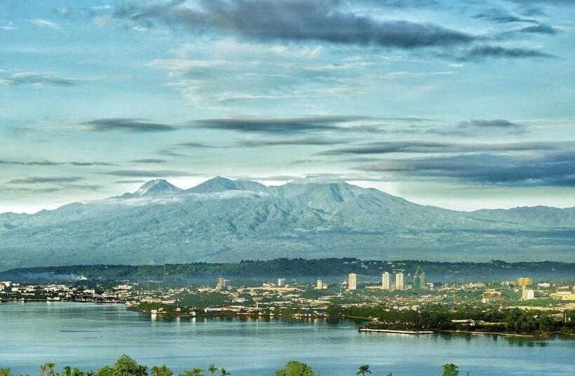 استراحتگاه Castle View Hotel Samal