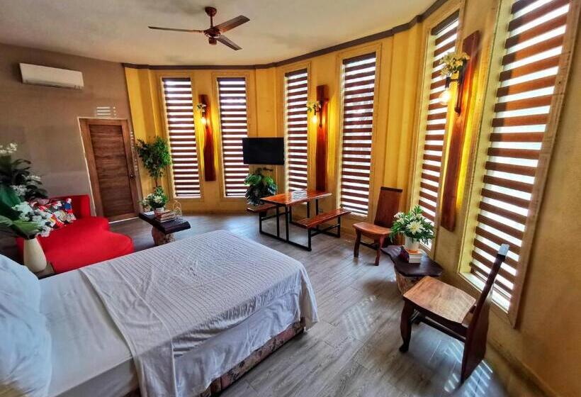 استراحتگاه Castle View Hotel Samal