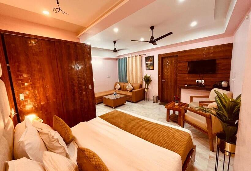 Sitara Hotels & Resorts   A Lavish & Luxury Stay