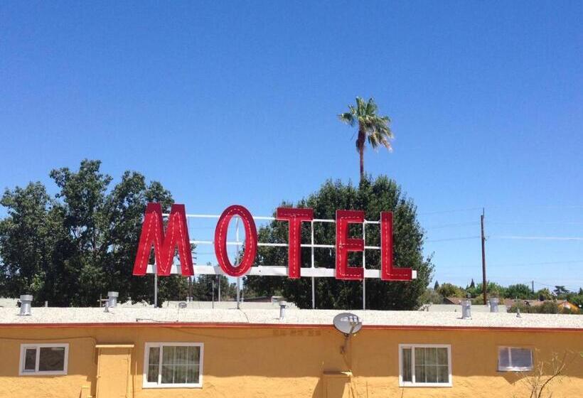 Valley Motel