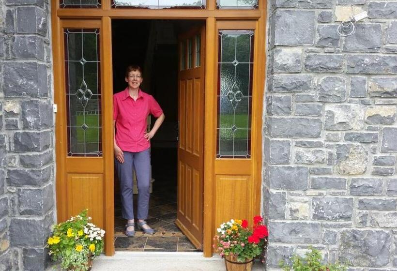 Whitethorn Lodge, Bed & Breakfast, Lackafinna