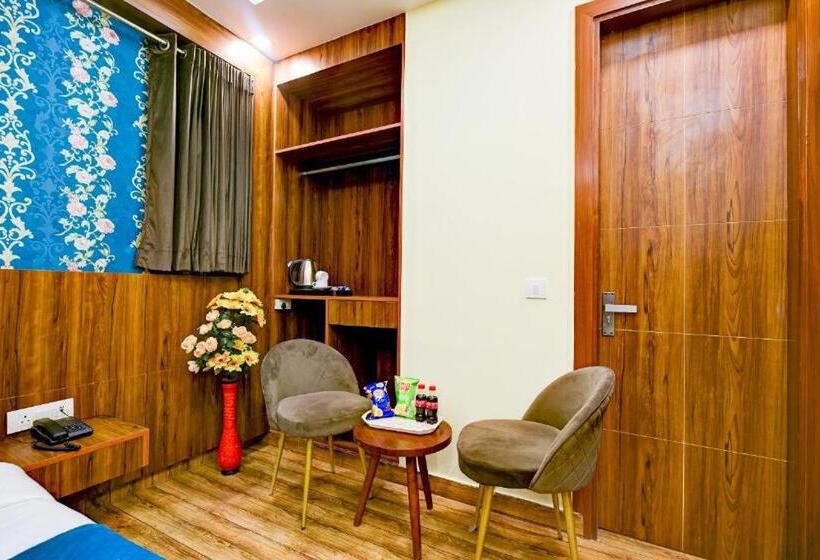 Airport Hotel De Rosewood