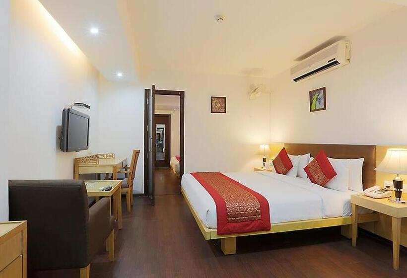 Airport Hotel De Rosewood