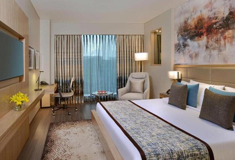 Airport Hotel De Rosewood