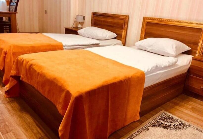 هاستل Ariva Center Econom