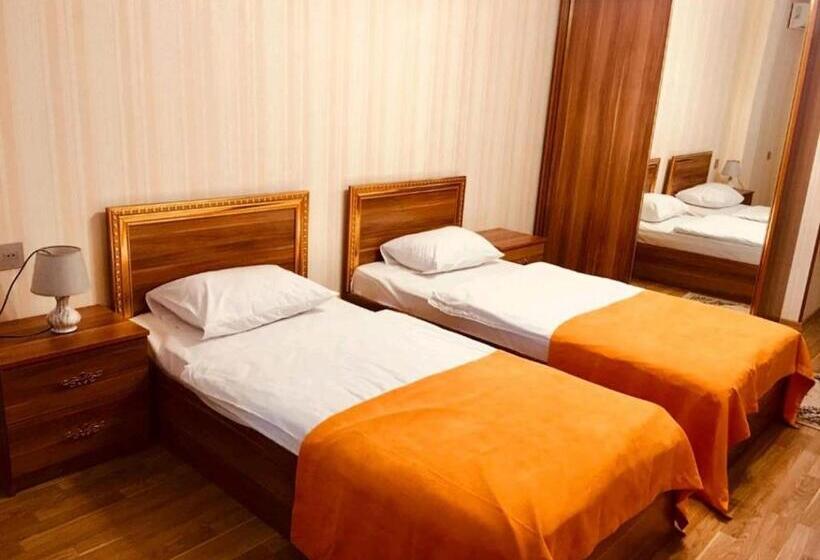 هاستل Ariva Center Econom