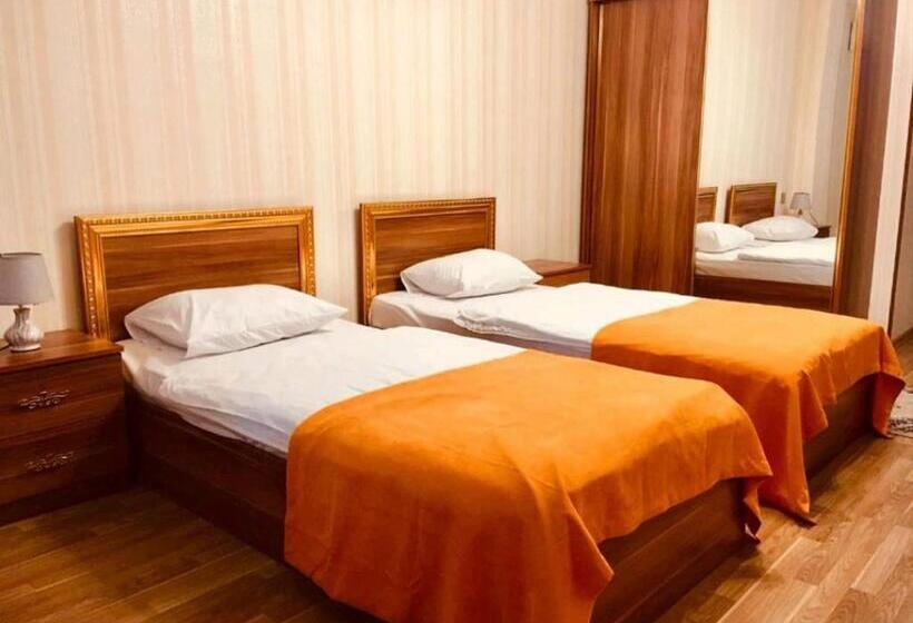 هاستل Ariva Center Econom