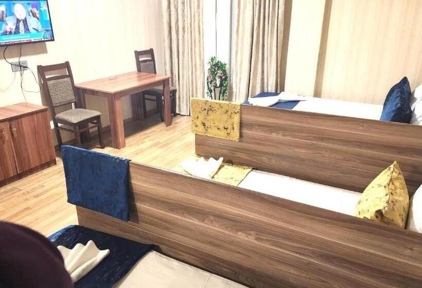 هاستل Ariva Center Econom