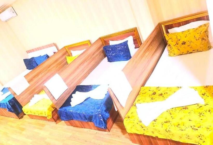 هاستل Ariva Center Econom