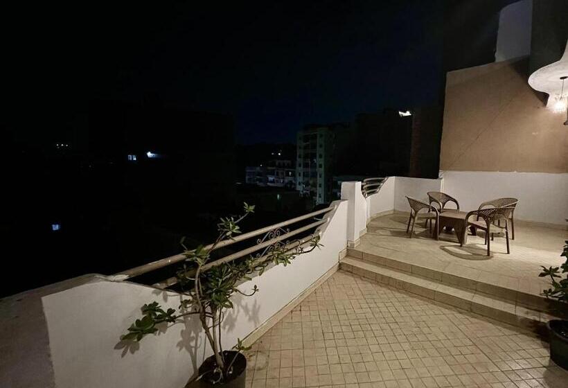 هاستل Near The Pyramids Inn