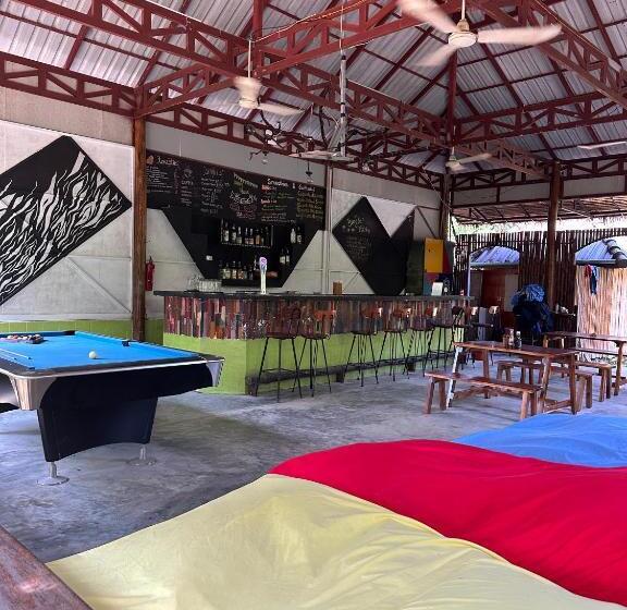 הוסטל Nest Jungle