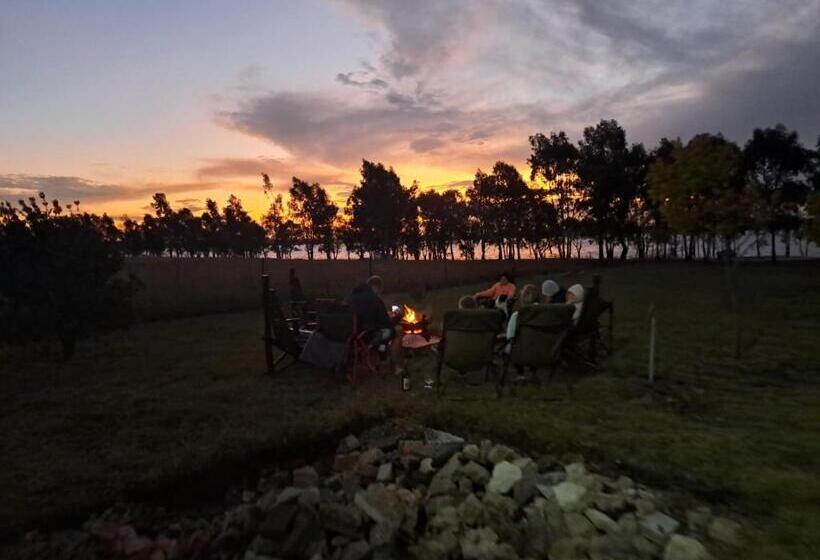 ユースホステル Waterfront Cottage Stand 122