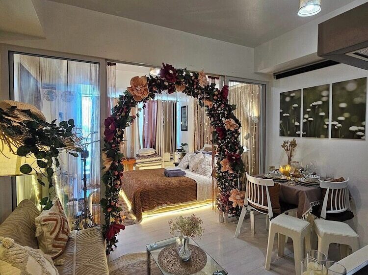 Happy Staycation In Azure Urban Resort Spacious Family Room Near Sm Bicutan And Manila Airport