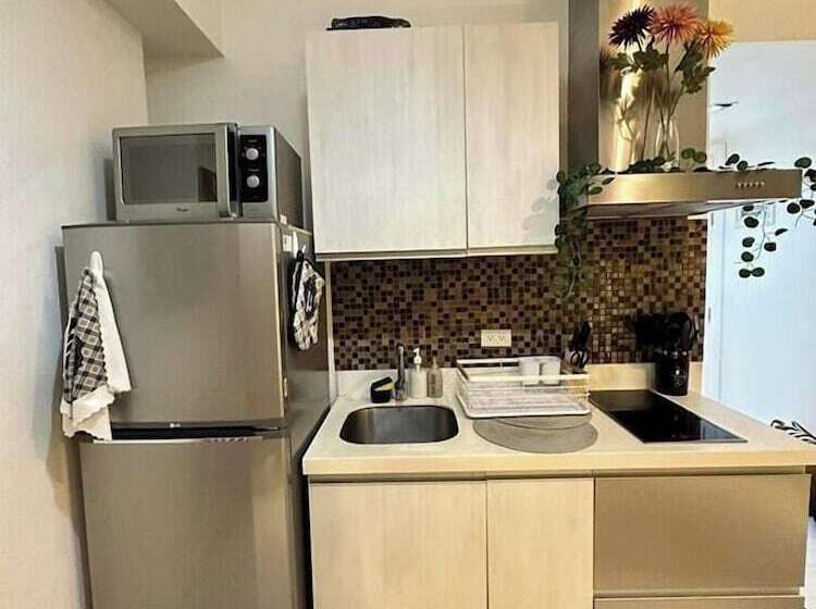 Happy Staycation In Azure Urban Resort Spacious Family Room Near Sm Bicutan And Manila Airport