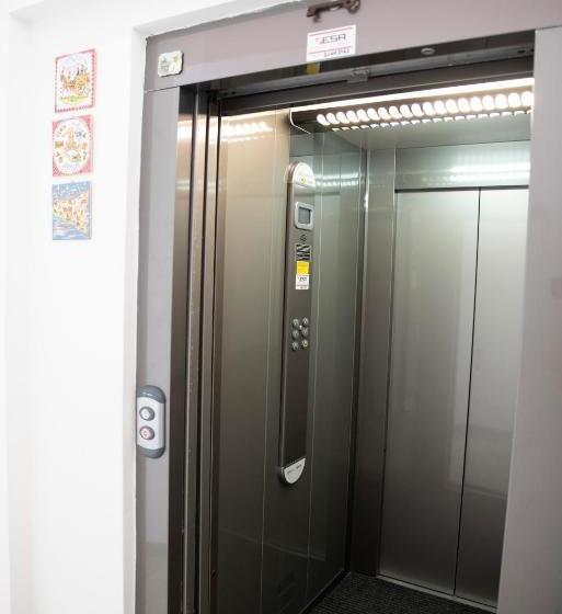 住宿加早餐  Carlo Five