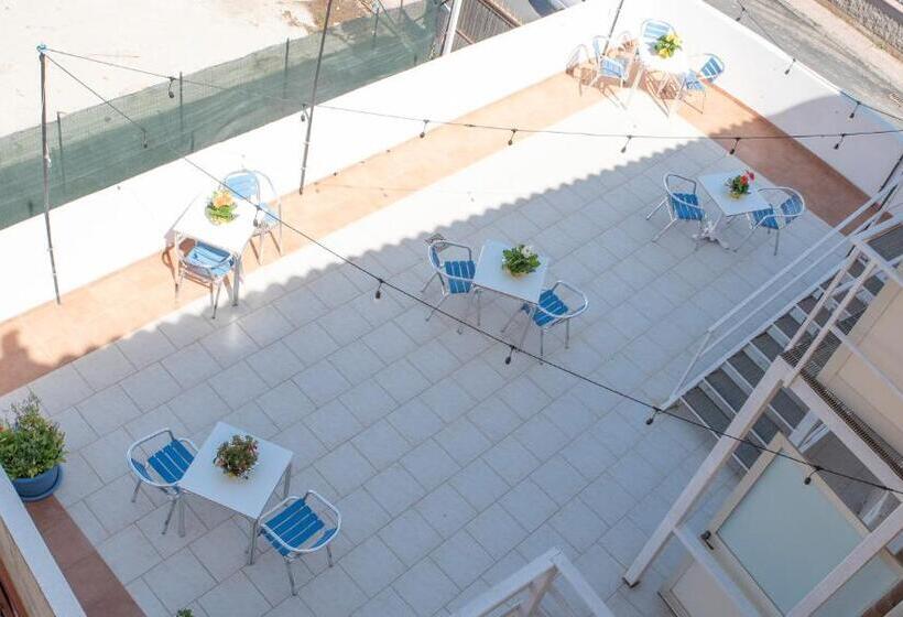 تختخواب و صبحانه Carlo Five