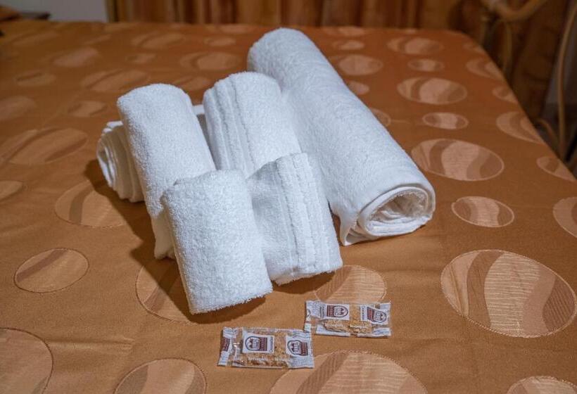 تختخواب و صبحانه Carlo Five