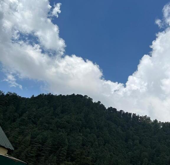 مبيت وإفطار Himalayan View