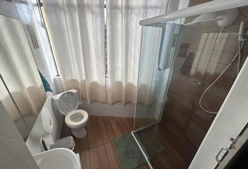 민박 Quarto 6 No Centro De Itajaí, Ar+smarttv