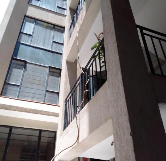 مبيت وإفطار Tsavo 90 Degrees