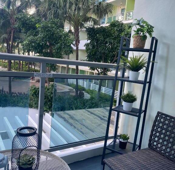 Happy Staycation In Azure Urban Resort Spacious Family Room Near Sm Bicutan And Manila Airport