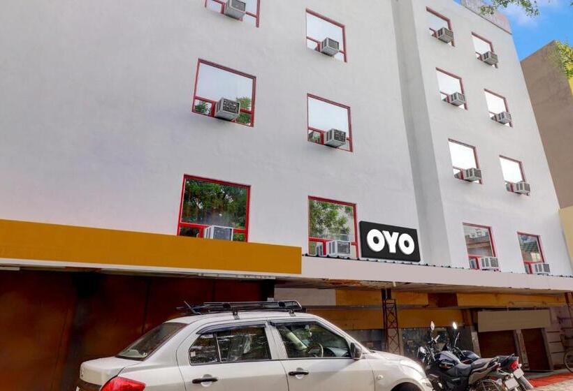 Collection O Hotel Colossal Inn