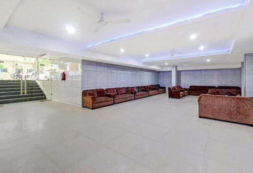 Collection O Hotel Colossal Inn