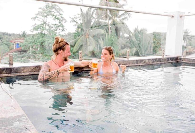 Emerald Bay Resort Mirissa