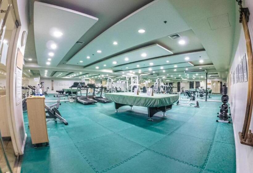 Enjoy Free Sauna And Pool Access, Save 70 Percent This Month On A Deluxe Unit In Manila With A Balco