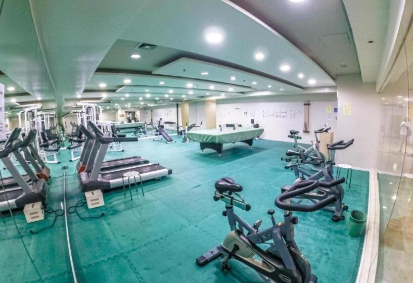 Enjoy Free Sauna And Pool Access, Save 70 Percent This Month On A Deluxe Unit In Manila With A Balco