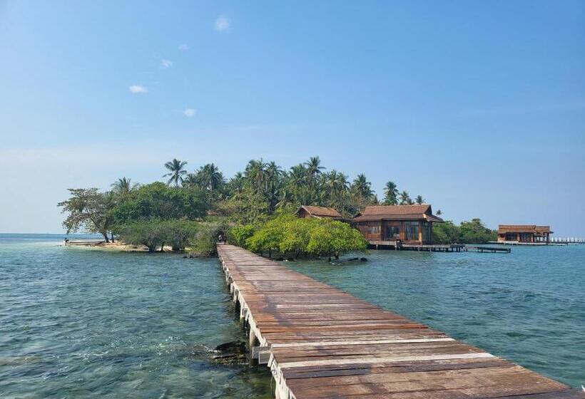 Full Moon Island Resort