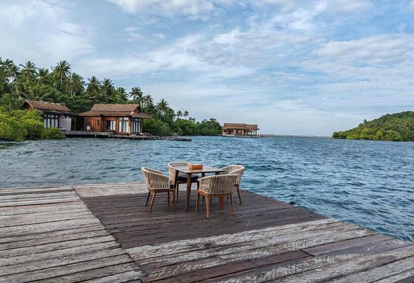 Full Moon Island Resort