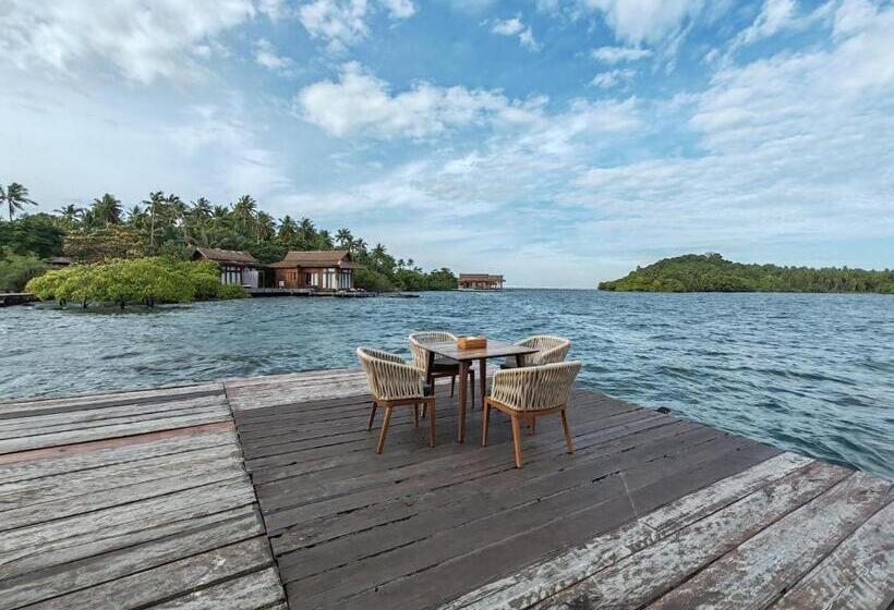 Full Moon Island Resort