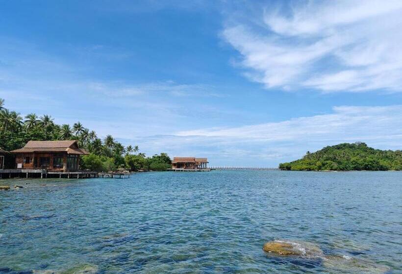 Full Moon Island Resort