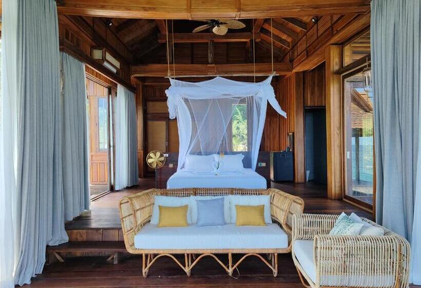 Full Moon Island Resort