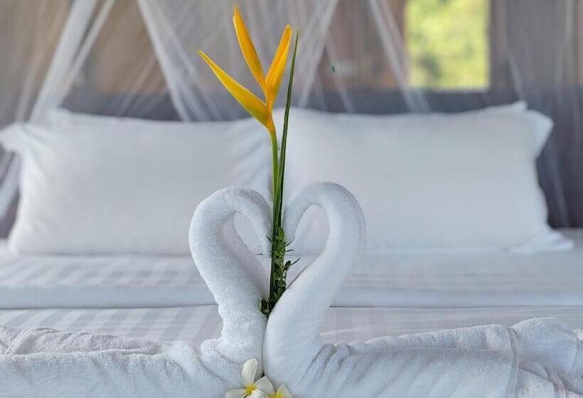 Full Moon Island Resort