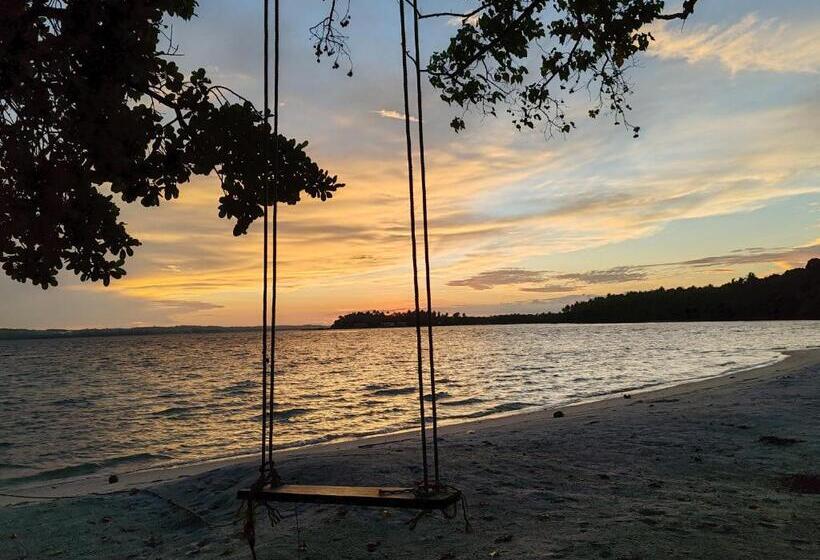 Full Moon Island Resort