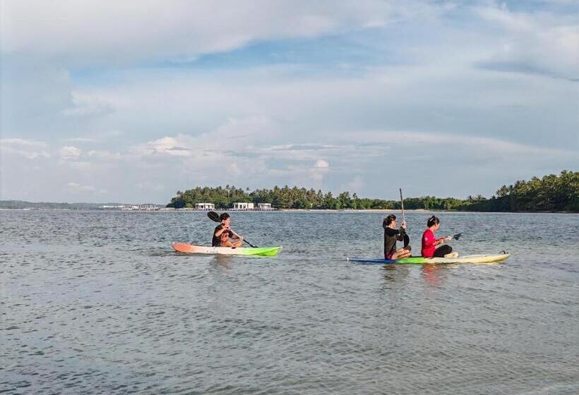 Full Moon Island Resort