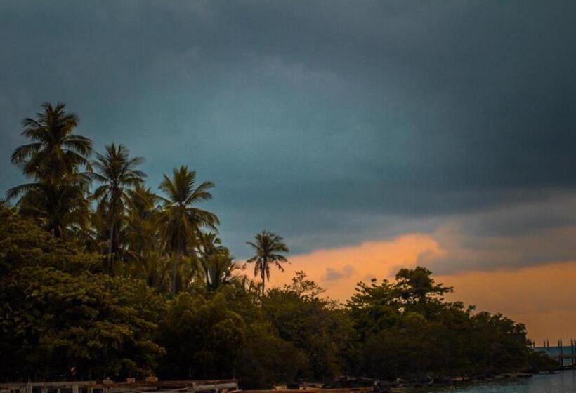 Full Moon Island Resort