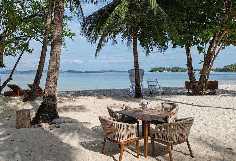 Full Moon Island Resort