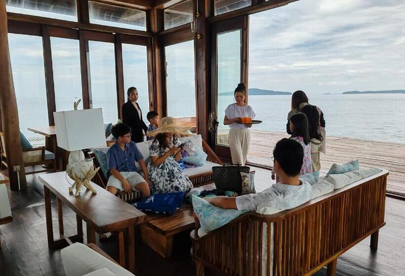 Full Moon Island Resort