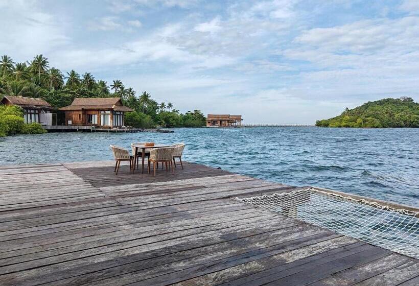 Full Moon Island Resort