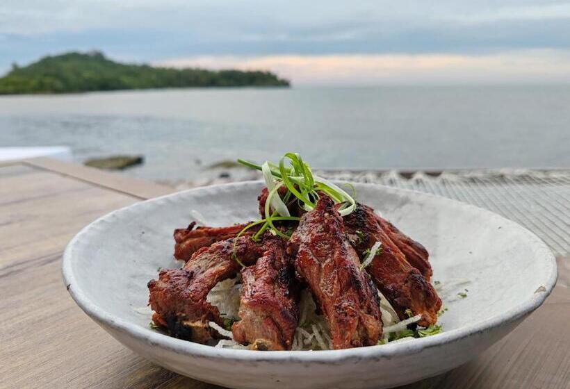 Full Moon Island Resort