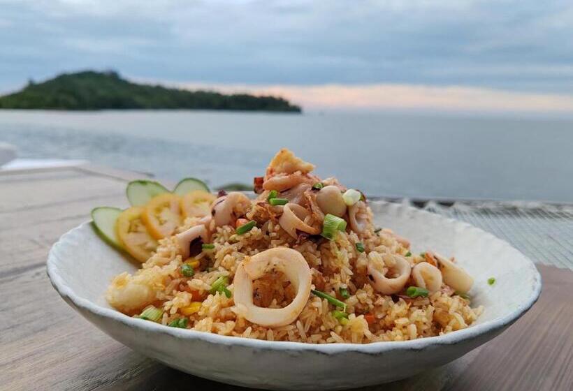 Full Moon Island Resort