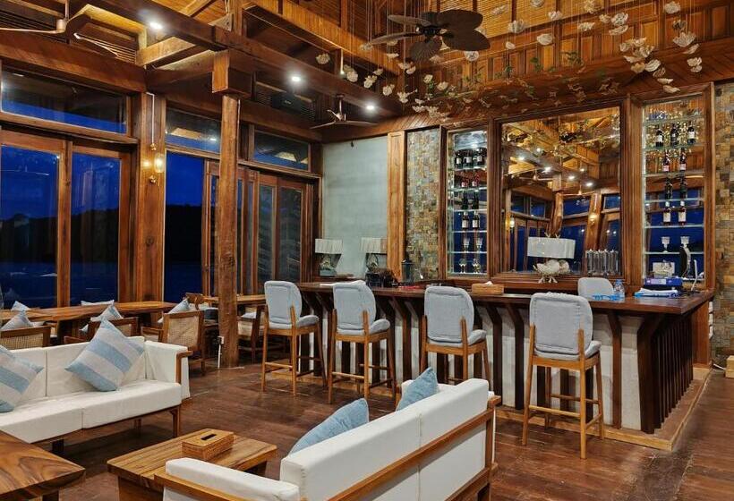 Full Moon Island Resort