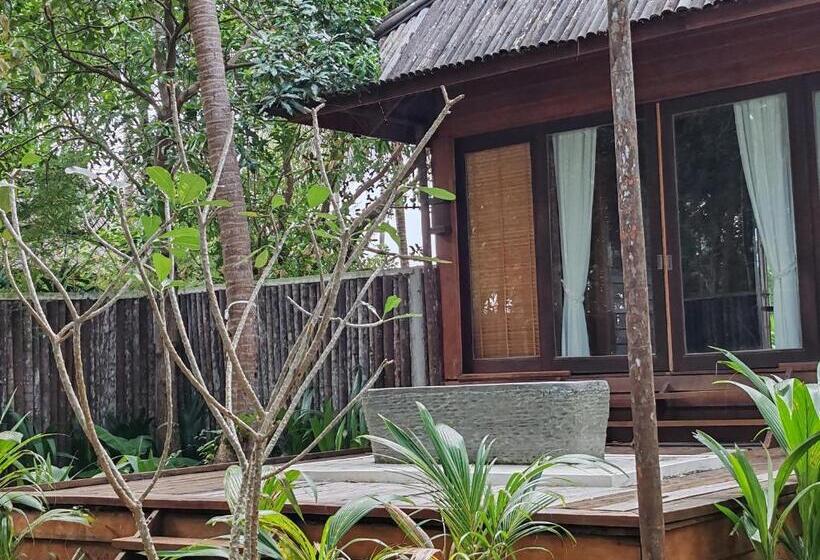 Full Moon Island Resort