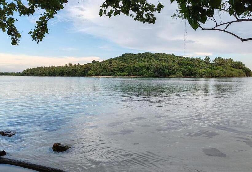 Full Moon Island Resort