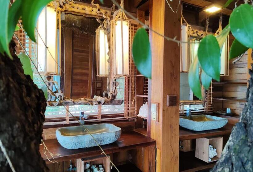 Full Moon Island Resort