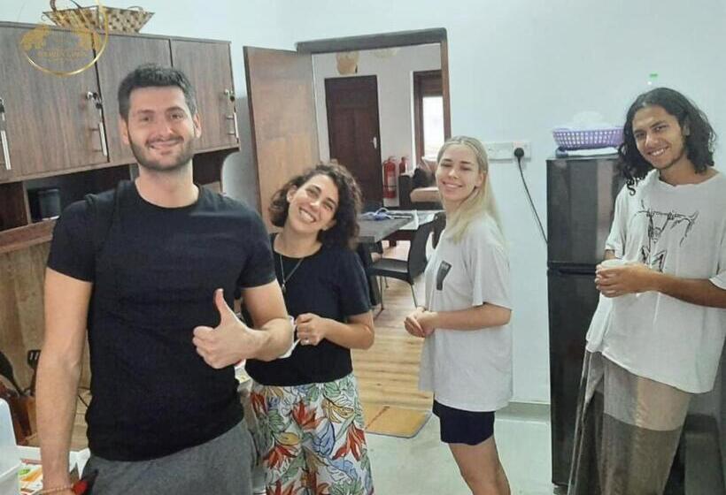 Galle Face Terrace Hostel By Tourlux